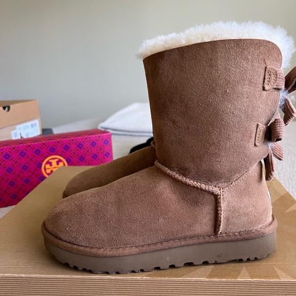Ugg Bailey bow corduroy boots - Picture 2 of 5